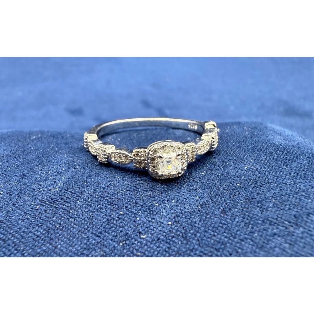 Delicate Cushion Cut Moissanite Ring sz 9